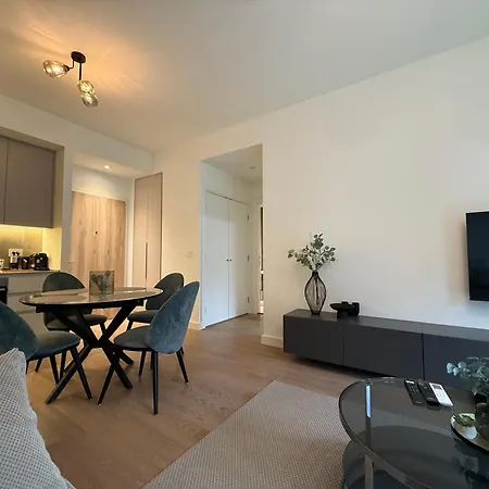 Waterfront Apartment *